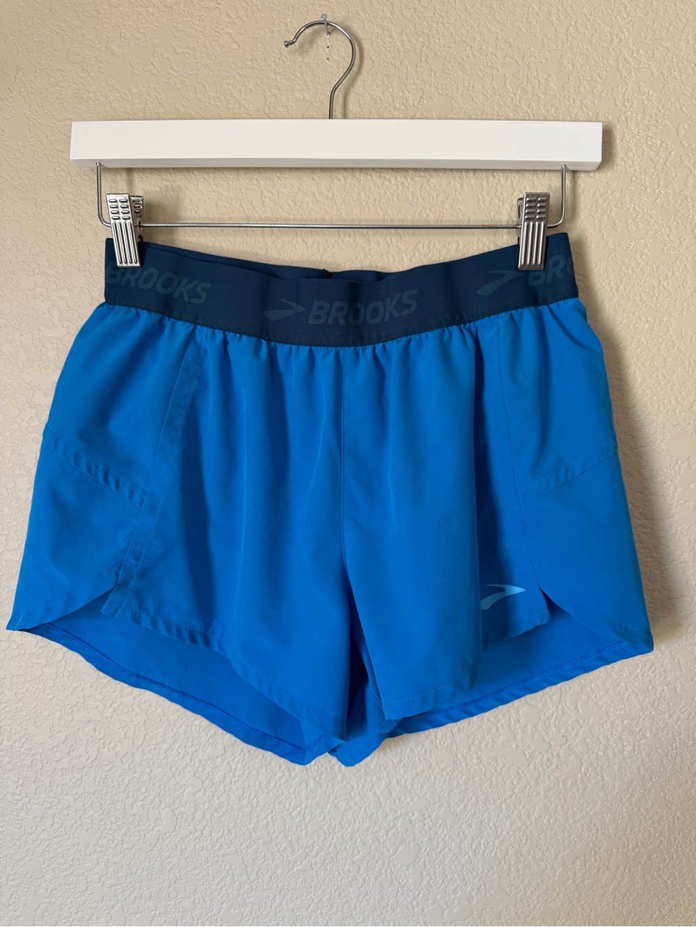 NWOT Brooks Women’s Chaser 5” Running Shorts Blue Size Small S Lined Athletic
